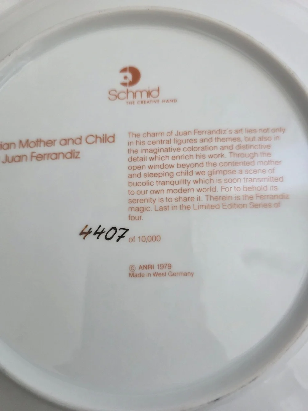 1979 vintage Avian Mother and Child by Juan Ferrandiz Collectible plate